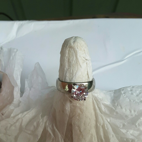 Round Brilliant Clear Stone .75  Stainless Band 8 - Picture 4 of 4